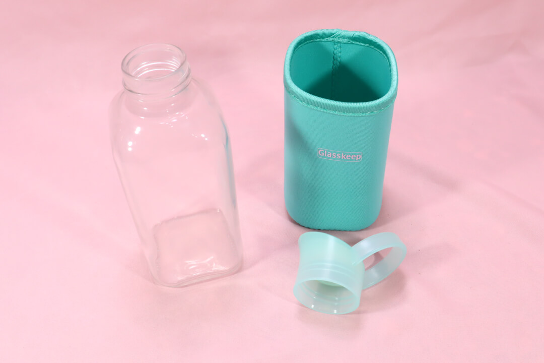玻璃隨身瓶推薦-蓋子為固定杯蓋形式，與瓶身融為一體